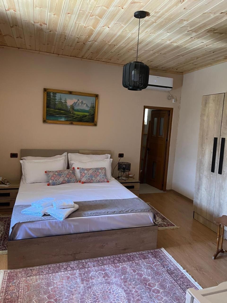 Alva Room'S Gjirokastër Exterior foto